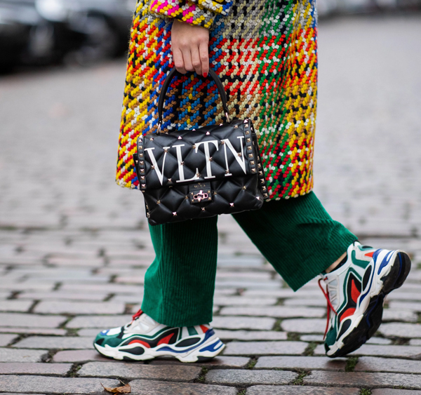 SNEAKER TRENDS: WHAT’S  AND WHO <span class=