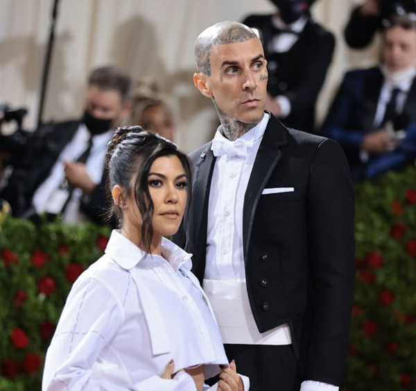 Kourtney Kardashian Drops Bombshell at Travis Barker’s Concert: Pregnancy Announcement Shakes Fans
